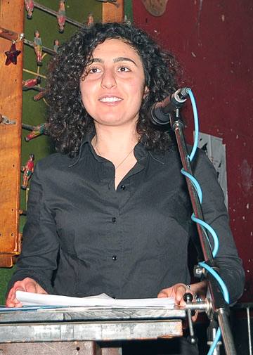 Elif Gültaşlı - Korrekter Kumpel des Teufels