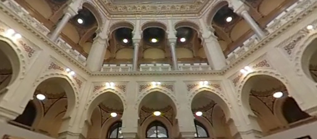 Montag um zwölf im Cafe Cralle – Mit Sickboy in&nbsp;Sarajevo