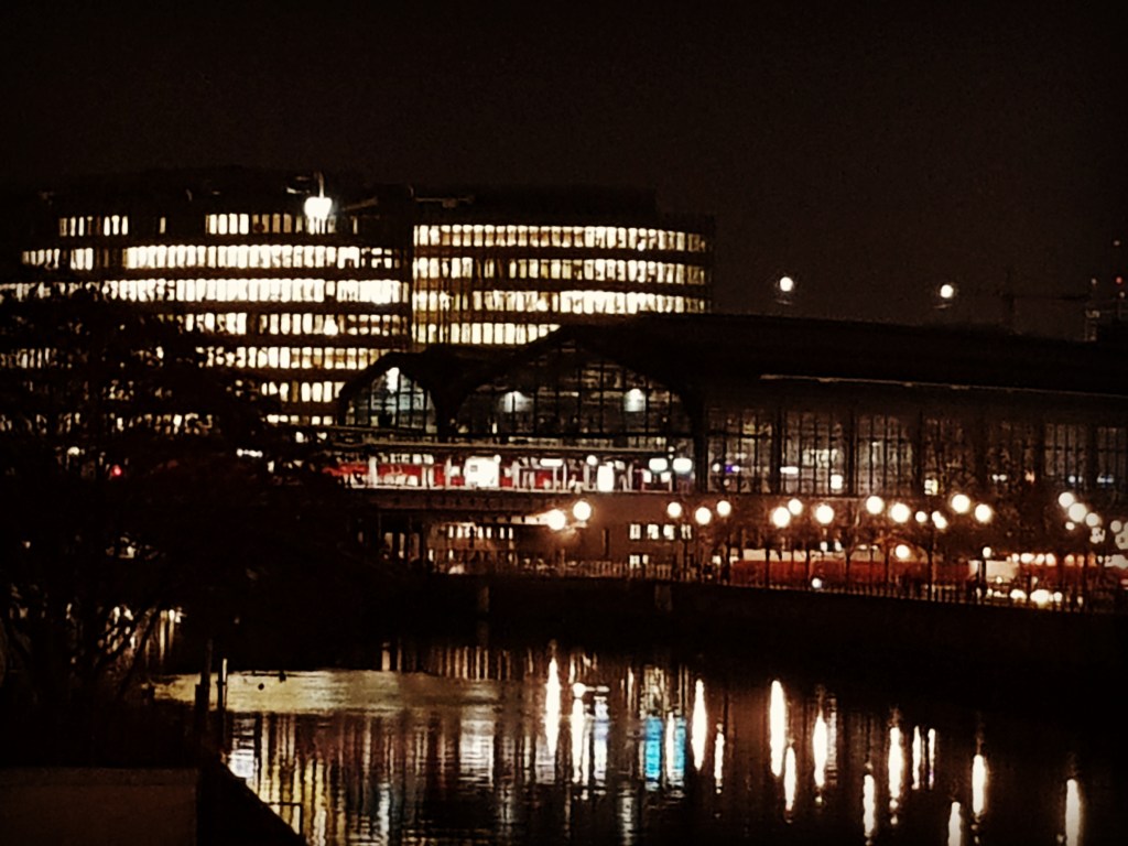 ♪♪♪ Poesie- & Whiskyclub:  AUDIOBOOK: Ikarus in&nbsp;Moabit